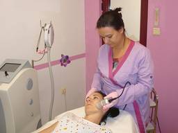 Лечение акне мезотерапией в салоне Pretty Lab
